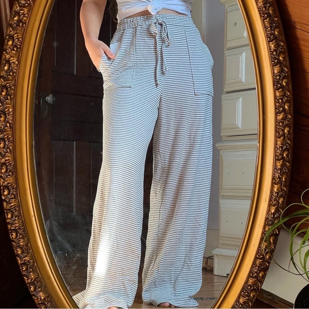 Women’s large striped wide leg pant